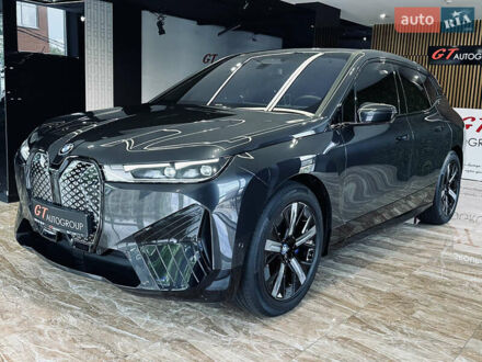 БМВ iX 2022 в Киеве на Automoto.ua Серый БМВ iX, объемом двигателя 0 л и пробегом 46 тыс. км за 51000 $, фото 1 на Automoto.ua