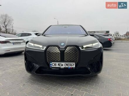 Серый БМВ iX, объемом двигателя 0 л и пробегом 32 тыс. км за 72900 $, фото 1 на Automoto.ua