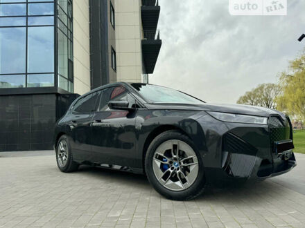 Сірий БМВ iX, об'ємом двигуна 0 л та пробігом 19 тис. км за 59350 $, фото 1 на Automoto.ua