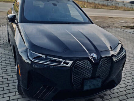 Серый БМВ iX, объемом двигателя 0 л и пробегом 77 тыс. км за 59000 $, фото 1 на Automoto.ua