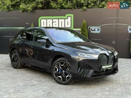 Серый БМВ iX, объемом двигателя 0 л и пробегом 9 тыс. км за 59990 $, фото 1 на Automoto.ua