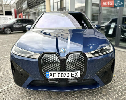 Синий БМВ iX, объемом двигателя 0 л и пробегом 38 тыс. км за 52900 $, фото 1 на Automoto.ua