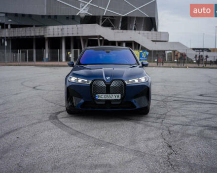 Синий БМВ iX, объемом двигателя 0 л и пробегом 29 тыс. км за 76999 $, фото 2 на Automoto.ua