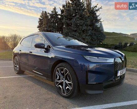 Синий БМВ iX, объемом двигателя 0 л и пробегом 192 тыс. км за 55800 $, фото 2 на Automoto.ua