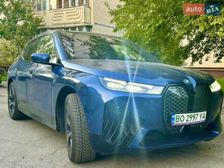 БМВ iX 2023 в Киеве на Automoto.ua Синий БМВ iX, объемом двигателя 0 л и пробегом 23 тыс. км за 87599 $, фото 1 на Automoto.ua