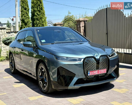 Зеленый БМВ iX, объемом двигателя 0 л и пробегом 45 тыс. км за 46673 $, фото 3 на Automoto.ua