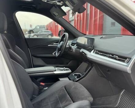 Белый БМВ iX1, объемом двигателя 0 л и пробегом 36 тыс. км за 37800 $, фото 12 на Automoto.ua