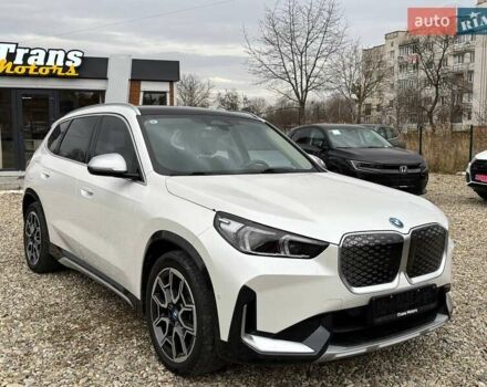 Белый БМВ iX1, объемом двигателя 0 л и пробегом 33 тыс. км за 28000 $, фото 3 на Automoto.ua