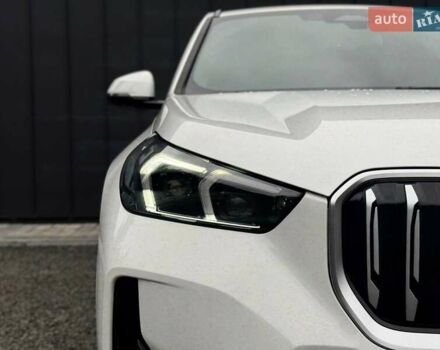 Белый БМВ iX1, объемом двигателя 0 л и пробегом 33 тыс. км за 42900 $, фото 2 на Automoto.ua