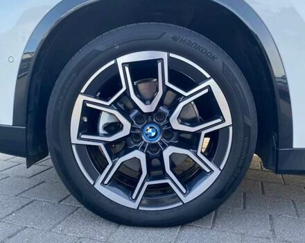 БМВ iX1 2023 у Мукачеве на Automoto.ua Білий БМВ iX1, об'ємом двигуна 0 л та пробігом 16 тис. км за 30900 $, фото 31 на Automoto.ua