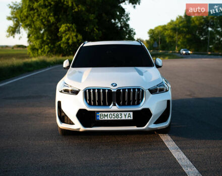 Белый БМВ iX1, объемом двигателя 0 л и пробегом 15 тыс. км за 38000 $, фото 2 на Automoto.ua
