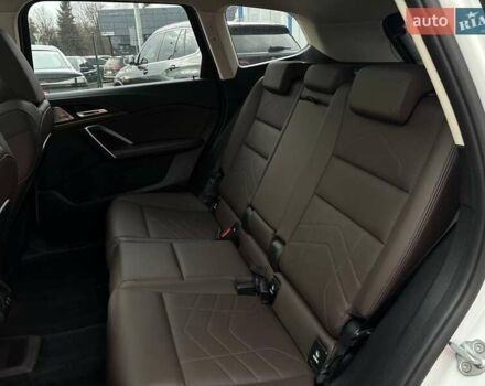 Белый БМВ iX1, объемом двигателя 0 л и пробегом 33 тыс. км за 28000 $, фото 57 на Automoto.ua