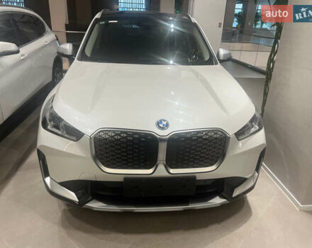 Белый БМВ iX1, объемом двигателя 0 л и пробегом 27 тыс. км за 25000 $, фото 4 на Automoto.ua