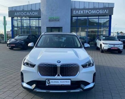 БМВ iX1 2023 у Мукачеве на Automoto.ua Білий БМВ iX1, об'ємом двигуна 0 л та пробігом 16 тис. км за 30900 $, фото 2 на Automoto.ua