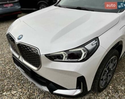 Белый БМВ iX1, объемом двигателя 0 л и пробегом 33 тыс. км за 28000 $, фото 10 на Automoto.ua