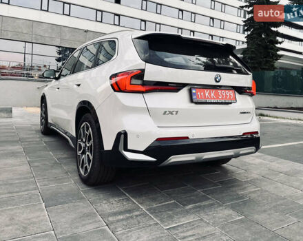 БМВ iX1 2023 в Киеве на Automoto.ua Белый БМВ iX1, объемом двигателя 0 л и пробегом 5 тыс. км за 31900 $, фото 8 на Automoto.ua