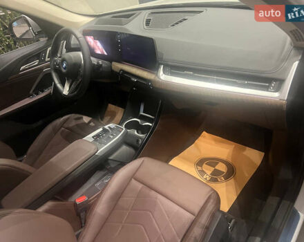 Белый БМВ iX1, объемом двигателя 0 л и пробегом 27 тыс. км за 25000 $, фото 49 на Automoto.ua