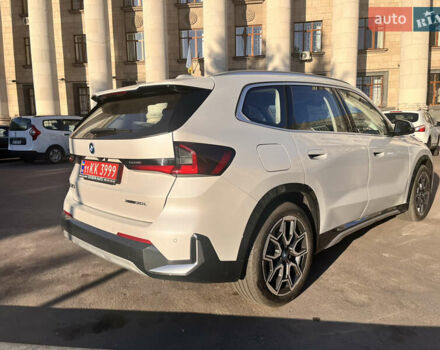 БМВ iX1 2023 в Киеве на Automoto.ua Белый БМВ iX1, объемом двигателя 0 л и пробегом 5 тыс. км за 31900 $, фото 2 на Automoto.ua