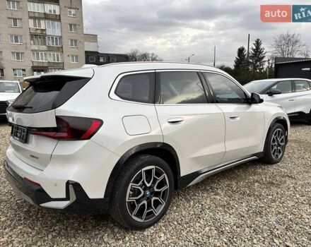 Белый БМВ iX1, объемом двигателя 0 л и пробегом 33 тыс. км за 28000 $, фото 17 на Automoto.ua