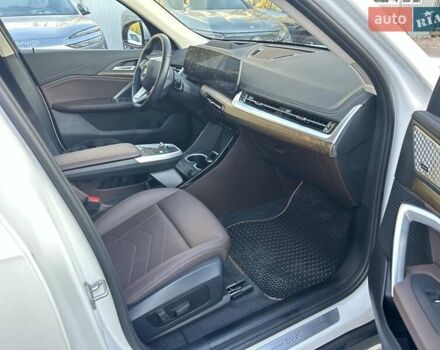 Білий БМВ iX1, об'ємом двигуна 0 л та пробігом 4 тис. км за 33000 $, фото 15 на Automoto.ua