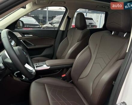 Белый БМВ iX1, объемом двигателя 0 л и пробегом 33 тыс. км за 28000 $, фото 31 на Automoto.ua