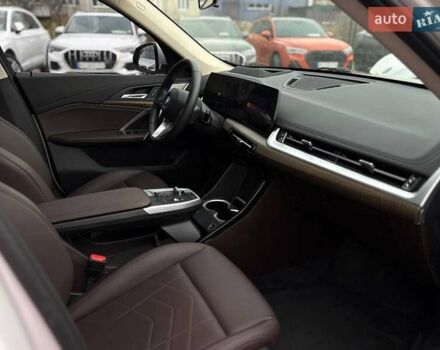 Белый БМВ iX1, объемом двигателя 0 л и пробегом 33 тыс. км за 28000 $, фото 23 на Automoto.ua