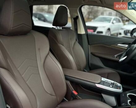 Белый БМВ iX1, объемом двигателя 0 л и пробегом 33 тыс. км за 28000 $, фото 24 на Automoto.ua