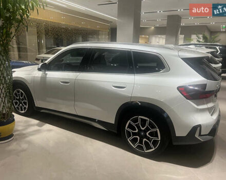 Белый БМВ iX1, объемом двигателя 0 л и пробегом 27 тыс. км за 25000 $, фото 6 на Automoto.ua