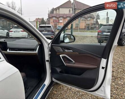 Белый БМВ iX1, объемом двигателя 0 л и пробегом 36 тыс. км за 28000 $, фото 43 на Automoto.ua