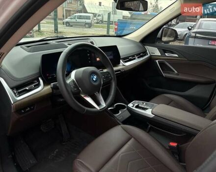 Белый БМВ iX1, объемом двигателя 0 л и пробегом 33 тыс. км за 28000 $, фото 30 на Automoto.ua