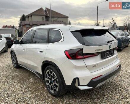 Белый БМВ iX1, объемом двигателя 0 л и пробегом 33 тыс. км за 28000 $, фото 11 на Automoto.ua