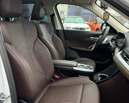 Белый БМВ iX1, объемом двигателя 0 л и пробегом 36 тыс. км за 28000 $, фото 42 на Automoto.ua