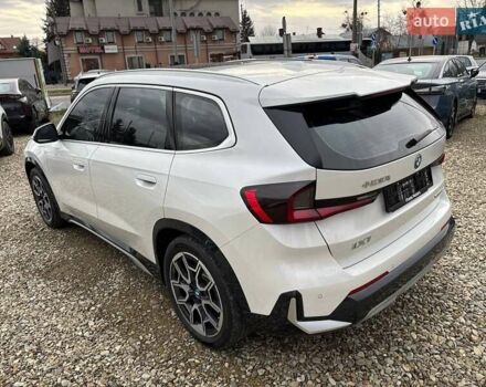 Белый БМВ iX1, объемом двигателя 0 л и пробегом 33 тыс. км за 28000 $, фото 12 на Automoto.ua