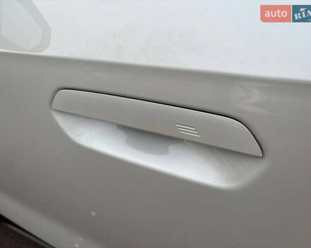 Білий БМВ iX1, об'ємом двигуна 0 л та пробігом 19 тис. км за 29000 $, фото 13 на Automoto.ua