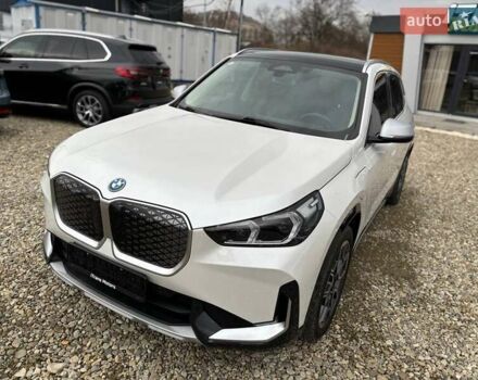 Белый БМВ iX1, объемом двигателя 0 л и пробегом 33 тыс. км за 28000 $, фото 6 на Automoto.ua