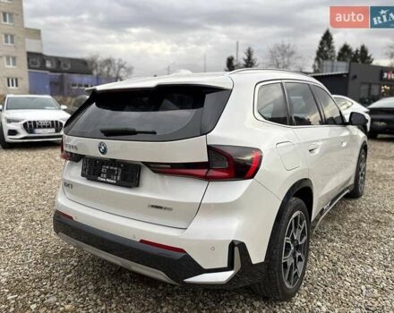 Белый БМВ iX1, объемом двигателя 0 л и пробегом 33 тыс. км за 28000 $, фото 13 на Automoto.ua