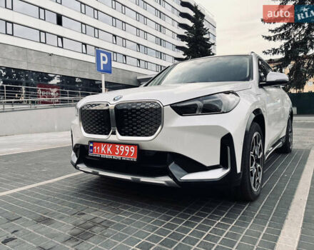БМВ iX1 2023 в Киеве на Automoto.ua Белый БМВ iX1, объемом двигателя 0 л и пробегом 5 тыс. км за 31900 $, фото 6 на Automoto.ua