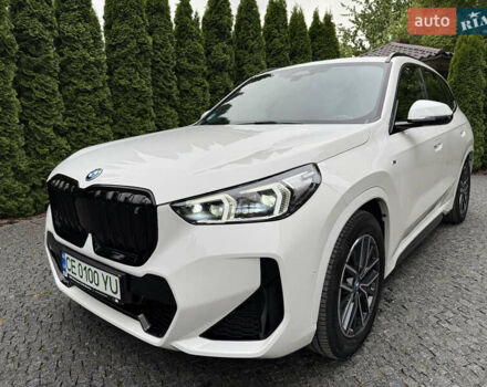 Белый БМВ iX1, объемом двигателя 0 л и пробегом 24 тыс. км за 40999 $, фото 3 на Automoto.ua