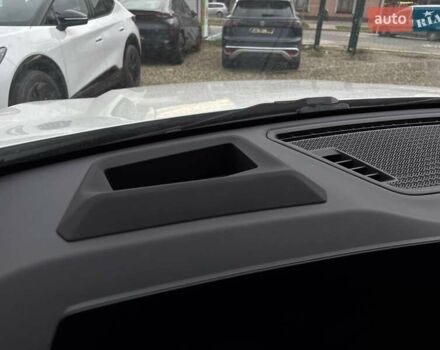 Белый БМВ iX1, объемом двигателя 0 л и пробегом 33 тыс. км за 28000 $, фото 41 на Automoto.ua