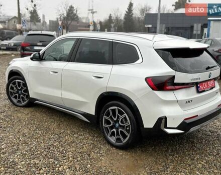 Белый БМВ iX1, объемом двигателя 0 л и пробегом 36 тыс. км за 28000 $, фото 3 на Automoto.ua
