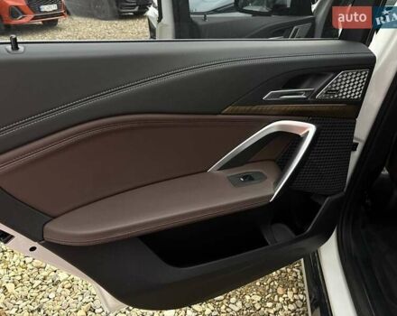 Белый БМВ iX1, объемом двигателя 0 л и пробегом 33 тыс. км за 28000 $, фото 60 на Automoto.ua