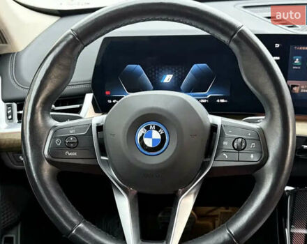 Белый БМВ iX1, объемом двигателя 0 л и пробегом 19 тыс. км за 25500 $, фото 3 на Automoto.ua