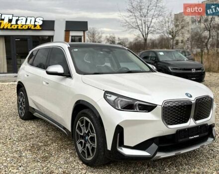 Белый БМВ iX1, объемом двигателя 0 л и пробегом 33 тыс. км за 28000 $, фото 2 на Automoto.ua