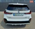 Білий БМВ iX1, об'ємом двигуна 0 л та пробігом 10 тис. км за 39300 $, фото 2 на Automoto.ua