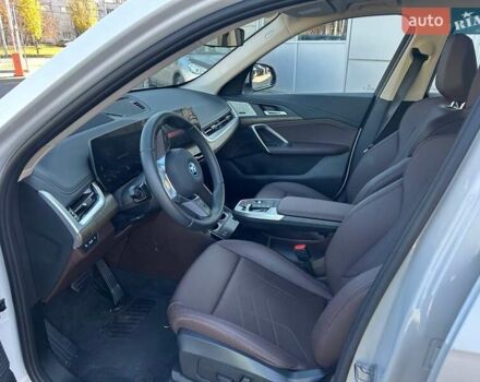 Белый БМВ iX1, объемом двигателя 0 л и пробегом 16 тыс. км за 31000 $, фото 8 на Automoto.ua
