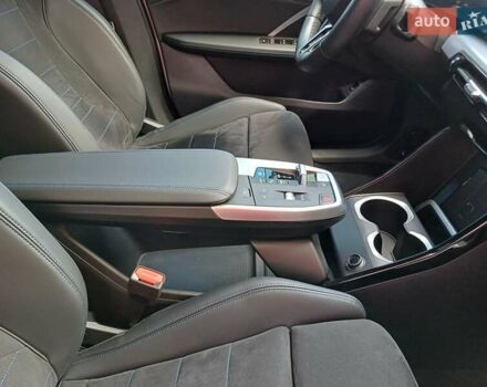 Білий БМВ iX1, об'ємом двигуна 0 л та пробігом 10 тис. км за 39300 $, фото 32 на Automoto.ua