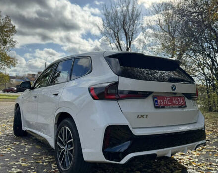 БМВ iX1 2024 в Ровно на Automoto.ua Белый БМВ iX1, объемом двигателя 0 л и пробегом 12 тыс. км за 36500 $, фото 3 на Automoto.ua