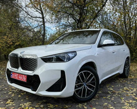 БМВ iX1 2024 в Ровно на Automoto.ua Белый БМВ iX1, объемом двигателя 0 л и пробегом 12 тыс. км за 36500 $, фото 1 на Automoto.ua