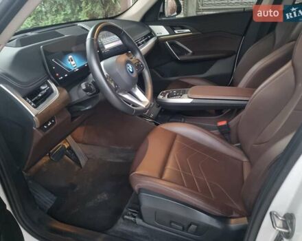 Белый БМВ iX1, объемом двигателя 0 л и пробегом 40 тыс. км за 29700 $, фото 17 на Automoto.ua