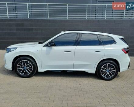 Білий БМВ iX1, об'ємом двигуна 0 л та пробігом 10 тис. км за 39300 $, фото 6 на Automoto.ua